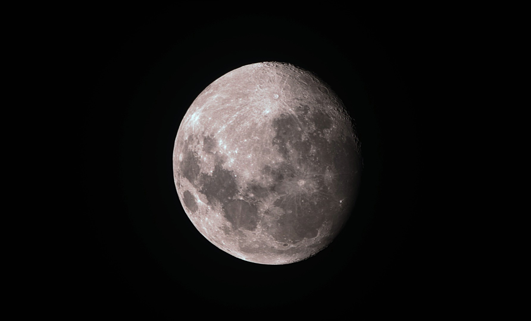 Luna a través del Dwarf